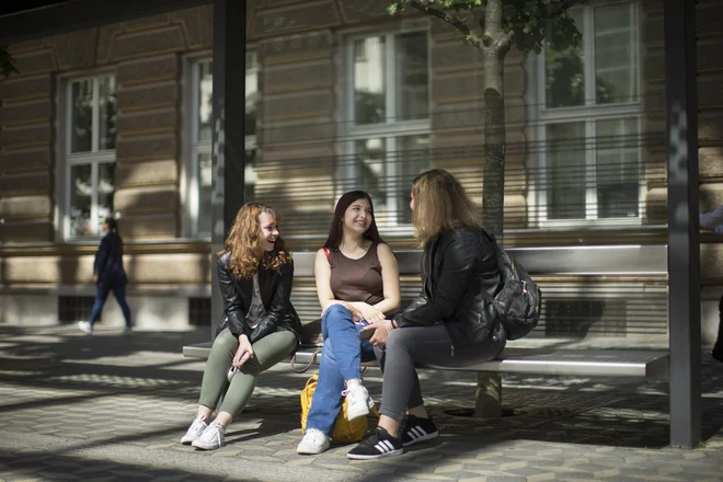 Humanisti in družboslovci imajo pogosto manj težav in zadržkov pri sodelovanju z bolj tehnično in naravoslovno usmerjenimi strokami kot obratno. FOTO: Jure Eržen/Delo