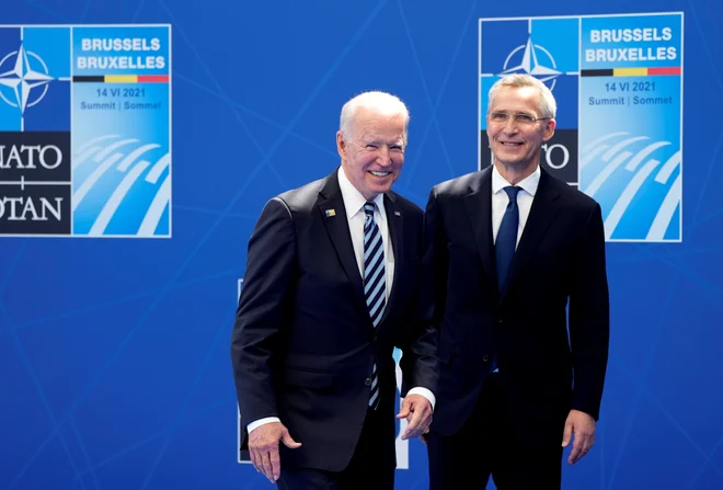 Ameriški predsednik Joe Biden vidi Natov 5. člen kot sveto obveznost. FOTO:&nbsp; Francois Mori/Reuters