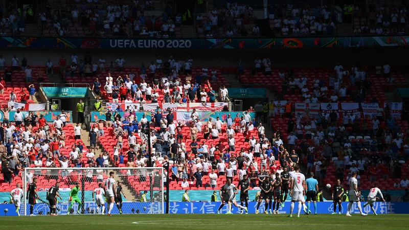 Fotografija: Wembley bo v finalu polovično in ne več četrtinsko zaseden. FOTO: Laurence Griffiths/Reuters