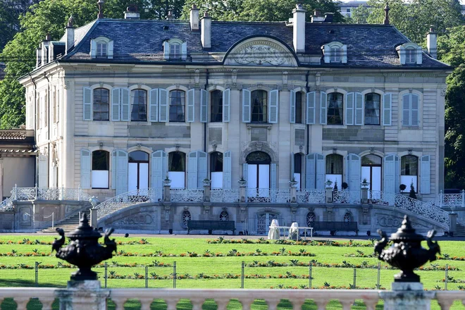 Vila, v kateri se bosta srečala predsendika. FOTO: Sebastien Bozon/AFP
