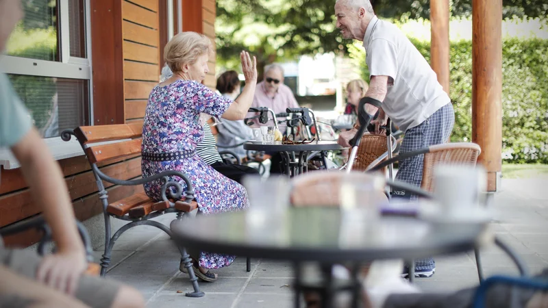 Fotografija: Predlog ukinja kriterij 65 let za dostop do dolgotrajne oskrbe v instituciji. FOTO: Uroš Hočevar/Delo