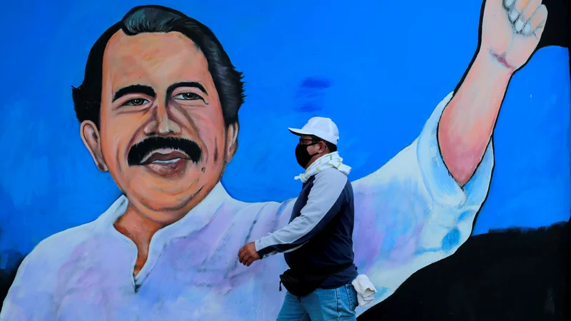 Fotografija: Avtokratski nikaragovski predsednik Daniel Ortega ne dovoli, da bi ga kdorkoli oviral na poti do še ene volilne zmage. FOTO: Oswaldo Rivas/Reuters