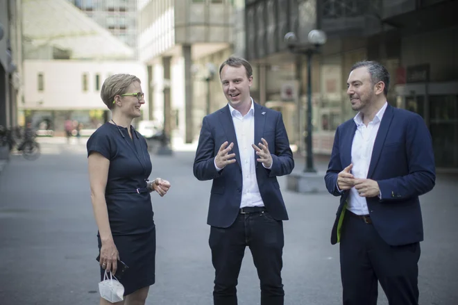 Franziska Brantner, Daniel Freund in Sergey Lagodinsky so iskali odgovore na vprašanje, zakaj se je Slovenija znašla na slabem glasu. Foto: Jure Eržen/Delo
