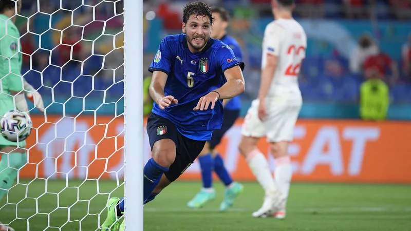 Fotografija: Manuel Locatelli je unovčil italijansko premoč v prvem polčasu. FOTO: Ettore Ferrari/AFP