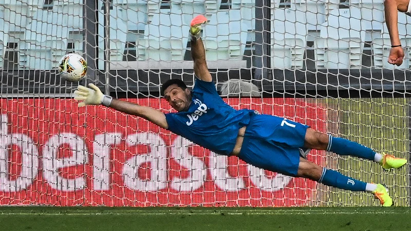 Fotografija: Gianluigi Buffon se je od Juventusa poslovil z zmago v finalu italijanskega pokala proti Atalanti. FOTO: Marco Bertorello/AFP