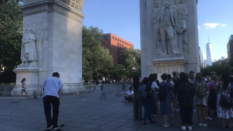 Fotografija: Washington Square Park med dnevnim veseljem in nočnim divjanjem Foto Barbara Kramžar