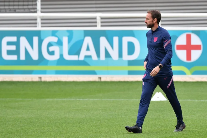 Angleški selektor Gareth Southgate med treningom v klubskem centru prvoligaša Tottenhama. FOTO: Justin Tallis/AFP