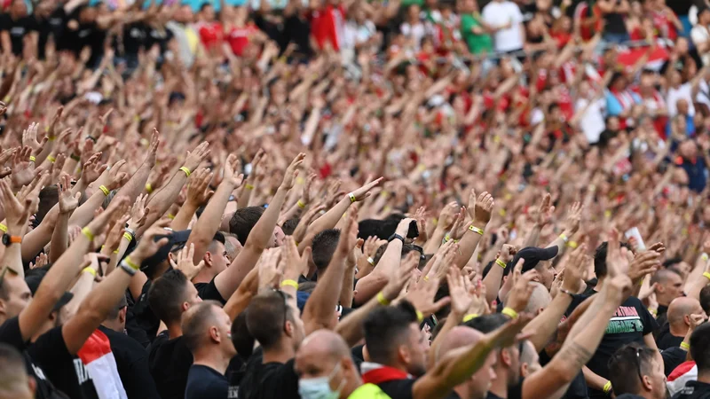 Fotografija: Štadion Puskas arena je eden najmodernejših v Evropi. Za obračun Madžarske in Portugalske je bil skoraj povsem poln. FOTO: Attila Kisbenedek/Reuters