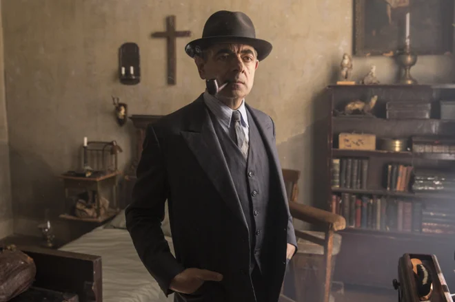 V eni od serij je v vlogi Maigreta nastopil Rowan Atkinson. FOTO: promocijsko gradivo