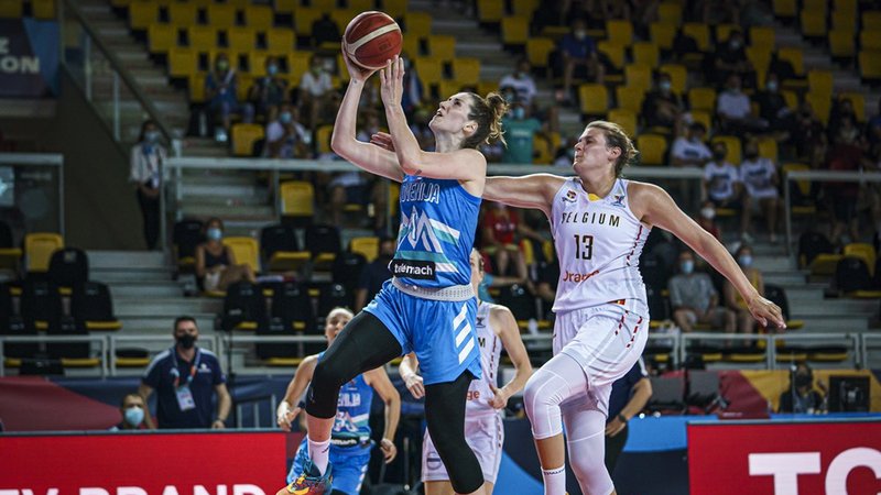 Fotografija: Eva Lisec ni mogla preprečiti visokega poraza proti Belgiji. FOTO: FIBA