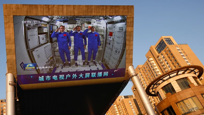 Fotografija: Misija Shenzhou 12 (kar v prevodu pomeni »Sveta ladja«) bo tretja od skupno 11 konstrukcijskih misij. FOTO: Thomas Peter/Reuters