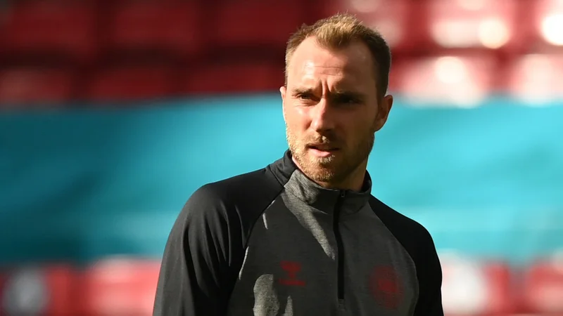 Fotografija: Christian Eriksen je pred odhodom v domačo oskrbo obiskal reprezentančne kolege. FOTO: Jonathan Nackstrand/Reuters