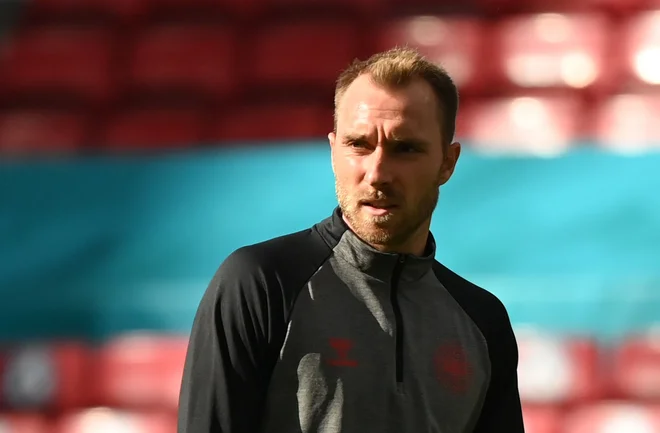 Christian Eriksen je pred odhodom v domačo oskrbo obiskal reprezentančne kolege. FOTO: Jonathan Nackstrand/Reuters
