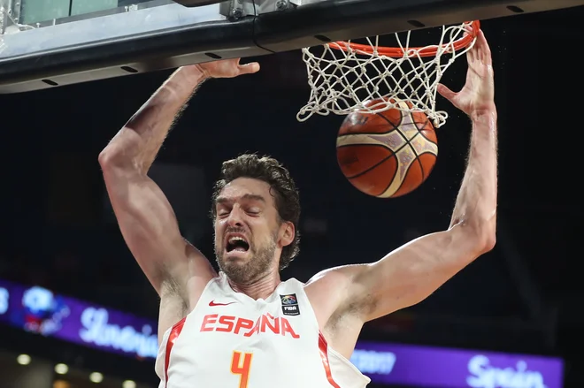 Pau Gasol bo zabijal tudi v Tokiu. FOTO: Osman Orsal/Reuters