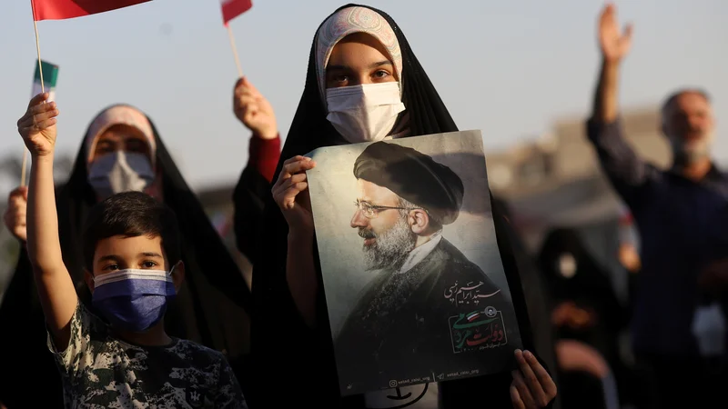 Fotografija: Ebrahim Raisi bo na položaju predsednika nasledil Hasana Rohanija. Foto: Majid Asgaripour/Reuters