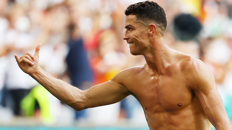 Fotografija: Portugalski as Cristiano Ronaldo po koncu tekme v Münchnu ni deloval preveč poklapano. FOTO: Kai Pfaffenbach/Reuters