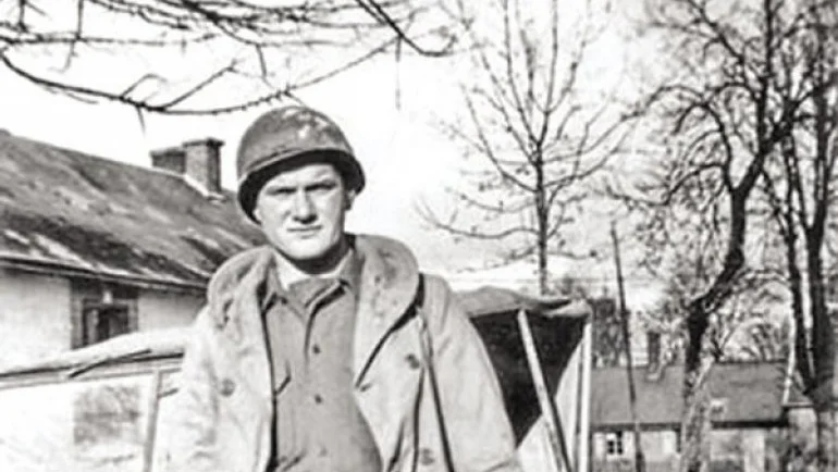 Fotografija: Med drugo svetovno vojno je bil Stevan Dedijer v Belgiji telesni stražar generala Taylorja. FOTO: avtor neznan