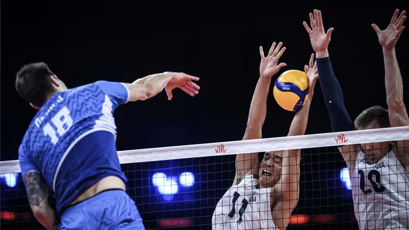 Fotografija: Klemen Čebulj je s soigralci strl odpor reprezentance ZDA. FOTO: FIVB