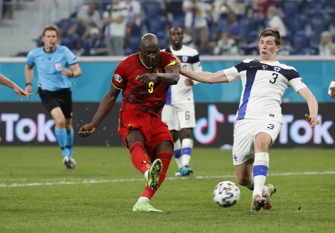 Romelu Lukaku je z drugim belgijskim golom razblinil upanje Fincev, da bi lahko osvojili drugo mesto v skupini B. FOTO: Anatolij Maljcev/Reuters