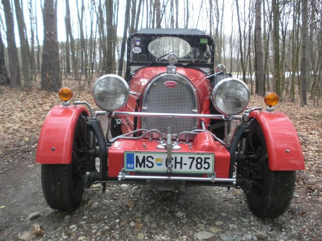 Krambergerjev rdeči bugatti je še predmet pogajanj. FOTO: Jože Pojbič/Delo