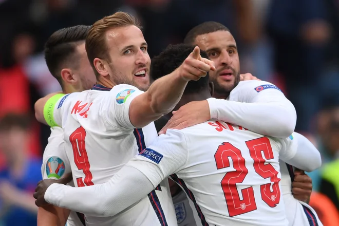 Kapetan Harry Kane je Anglijo popeljal v izločilne boje. FOTO: Laurence Griffiths/AFP