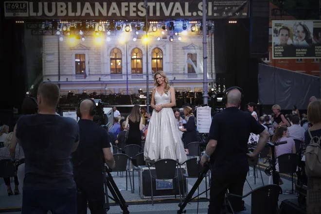 Bernarda Žarn, poletna noč. Ljubljana, 21. junij 2021 Foto Leon Vidic/delo