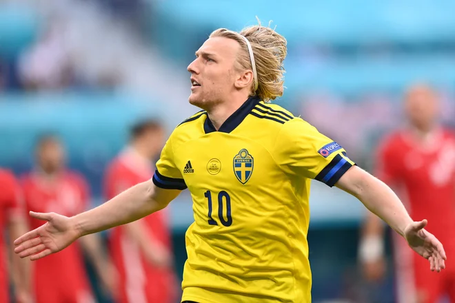 Emil Forsberg je že v 82. sekundi popeljal Švede v vodstvo proti Poljakom in tako poskrbel za drugi najhitrejši gol v zgodovini evropskih prvenstev. FOTO: Kirill Kudryavtsev/AFP