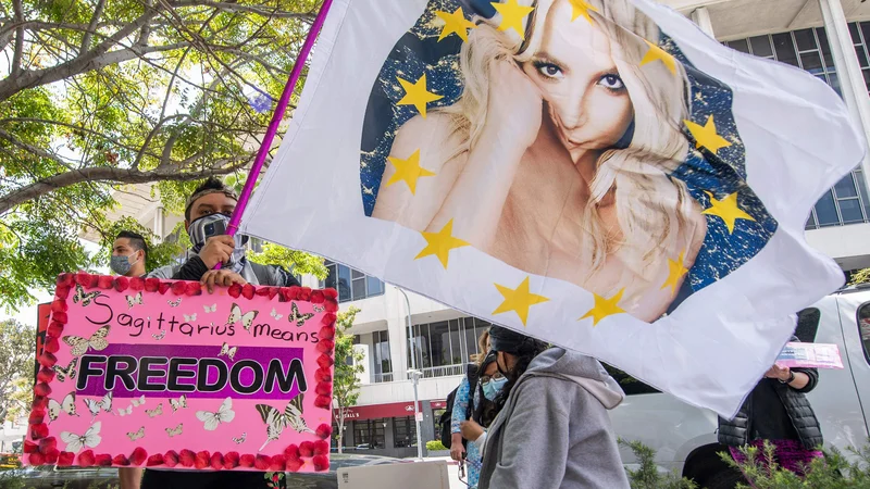 Oboževalci sp včeraj končno dočakali nastop Britney Spears na sodišču. FOTO: AFP