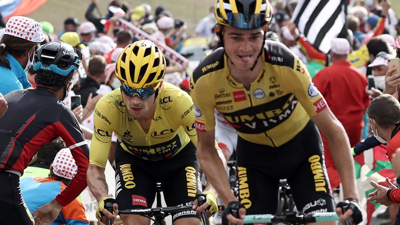 Fotografija: Sepp in Primož v 17. etapi lanskega Toura od Grenobla do Meribela, skupaj čez klanec Loze. FOTO: Kenzo Tribouillard/AFP