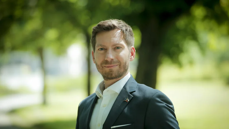 Fotografija: Mark Boris Andrijanič želi, da digitalni preboj postane stvar širšega političnega in družbenega konsenza. FOTO: Jože Suhadolnik/Delo