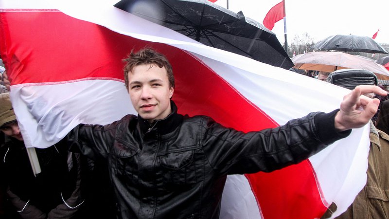 Fotografija: Roman Protasevič na protestnem shodu v Minsku leta 2012. FOTO: Str/Afp