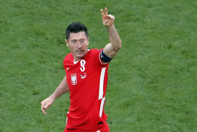 Robert Lewandowski je bil tudi na letošnjem euru prvo ime poljske reprezentance. FOTO: Maxim Shemetov/Reuters