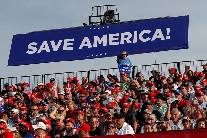 Zbrali so se tisoči Trumpovih privržencev. Foto Shannon Stapleton/Reuters