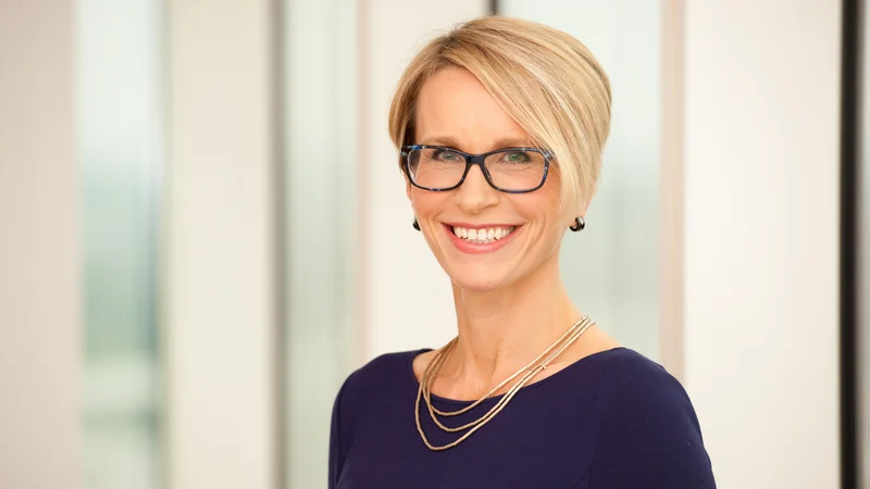 Fotografija: Emma Walmsley je prva ženska, ki je zasedla najvišje mesto, v kateri od pomembnejših farmacevtskih družb. FOTO: Charlie Best/GSK