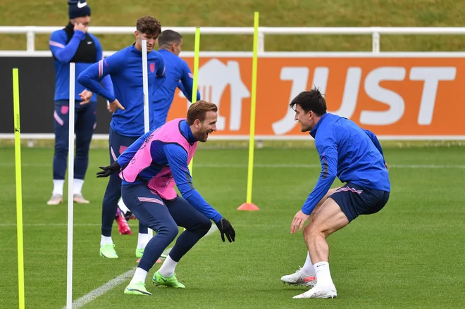 Angleži, ki so se za veliki derbi pripravljali v svoji bazi&nbsp;St Georges Park, upajo, da se bo strelsko razigral tudi najboljši strelec SP v Rusiji Harry Kane (levo), ki na EP še ni dosegel gola. FOTO:Justin Tallis/AFP