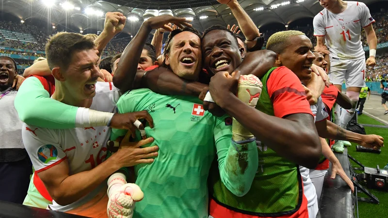 Fotografija: Švica je pripravila največje epresenečenje na evropskem prvenstvu, njen vratar Yann Sommer pa je bile den od velikih junakov zmage proti Franciji. FOTO: Justin Setterfield/AFP