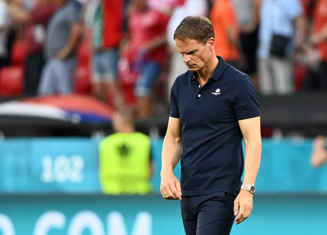Frank de Boer je zapustil euro s sklonjeno glavo. FOTO: Attila Kisbenedek/Reuters