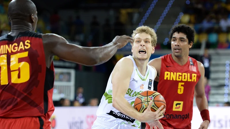 Jaka Blažič se spomni trdega soočenja z Angolo na svetovnem prvenstvu 2014. FOTO: FIBA