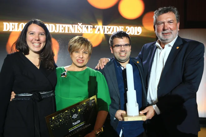 Biti izbran za zmagovalca je velika čast, še posebej, ker v podjetništvu ne obstajata srebrna in bronasta medalja, vedno je samo zlata &ndash; ali si dobil posel ali si samo vlagal, pa ga nisi dobil, pravi Marino Furlan, ustanovitelj in predsednik podjetja Intra lighting. FOTO: Tomi Lombar/Delo