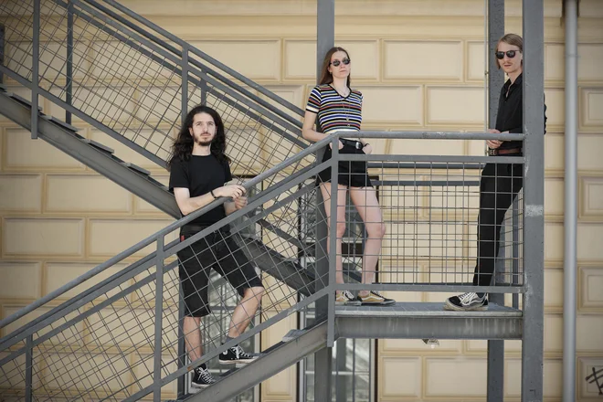 Zasedba Balans, v kateri so Andrej Pervanje, Kristin Čona in Jan Kmet, bo danes v živo predstavila album <em>Sam pravm</em>. FOTO: Uroš Hočevar/Kolektiff