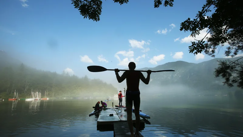 V Bohinju skrbno čuvajo jezero. Tako kot travnike, ki ostajajo divji, kot so le še malokje. FOTO: Jure Eržen