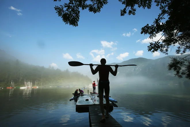 V Bohinju skrbno čuvajo jezero. Tako kot travnike, ki ostajajo divji, kot so le še malokje. FOTO: Jure Eržen
