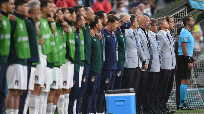 Fotografija: Italijanska nogometna reprezentanca je z odličnimi igrami na evropskem prvenstvu osvojila srca rojakov. FOTO: Andreas Gebert/Reuters