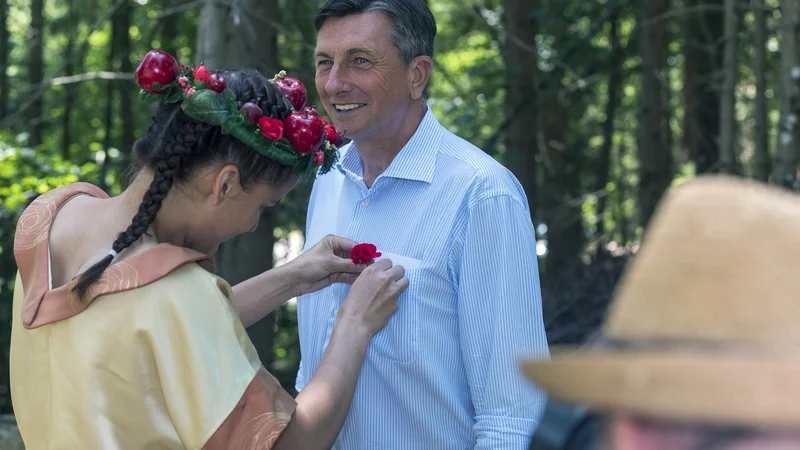 Fotografija: Borut Pahor pravi, da smo se vsi, predvsem pa politiki, dolžni vzdržati besed, ki bi jih kdo razumel kot žaljive. FOTO: Boris Keber