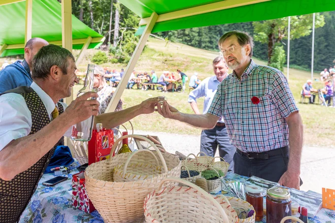 Predsednik prve slovenske vlade Lojze Peterle je rekel, da se ljudje pred 30 leti niso delili. Vsi so bili »naši«. FOTO: Boris Keber