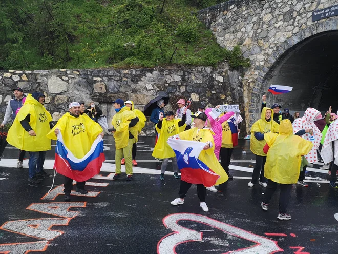 Slovenski navijači v Tignesu. FOTO: Dejan Javornik