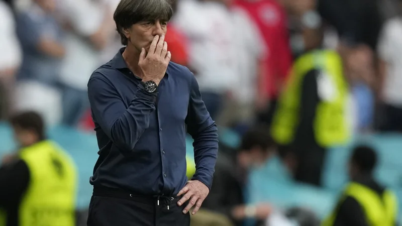 Fotografija: Joachim Löw, najbolje plačani selektor na tem euru, se poslavlja od nemške reprezentance. FOTO: Frank Augstein/Reuters