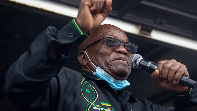 Fotografija: Jacob Zuma trdi, da bi bil odhod za rešetke zanj enak smrtni obsodbi. FOTO: Emmanuel Croset/AFP
