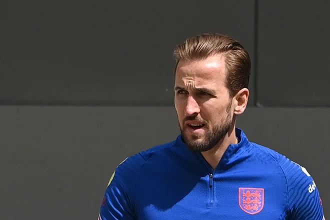 Harry Kane na ponedeljkovem treningu angleške reprezentance v Burtonu blizu Birminghama. FOTO: Paul Ellis/AFP