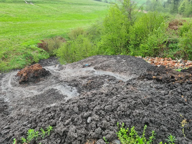 Nelagalnih odlagališč so našli v Sloveniji še veliko. FOTO: Jkp Šentjur